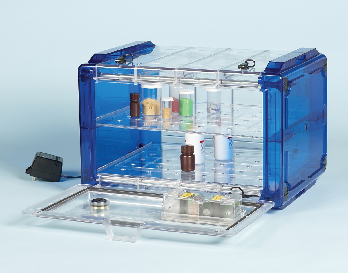 SP Bel-Art Secador Clear 4.0 Horizontal Auto-Desiccator Cabinet with Blue End-Caps; 230V, 1.9 cu. ft.